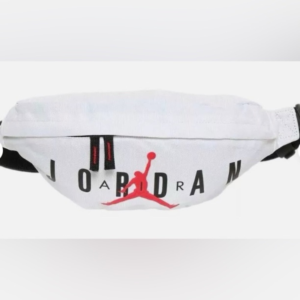 NIKE Air Jordan Jumpman Crossbody Bag Fanny Pack Waist Belt Bag White NWT